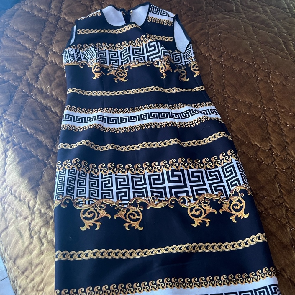 Beautiful dress - Picture 7 of 7